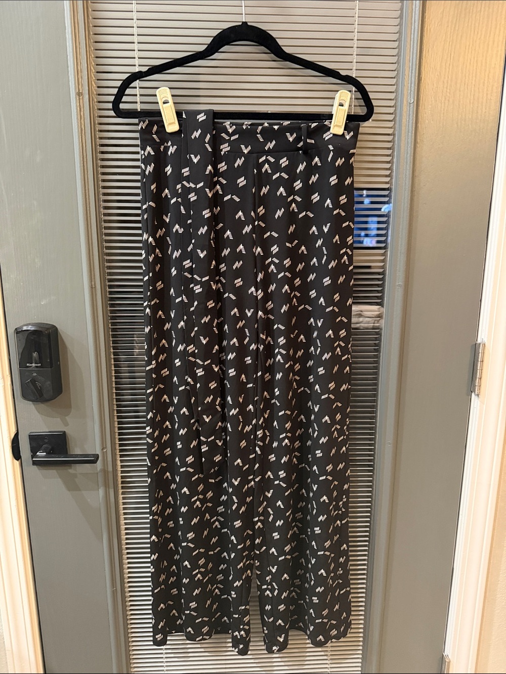 White House Black Market Black Wide-Leg Pants with White Abstract Print